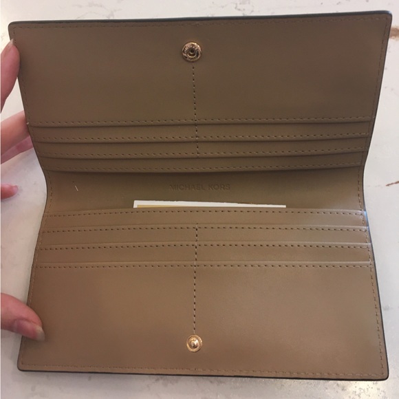 MICHAEL KORS wallet, brand new (with tags) - Picture 3 of 4